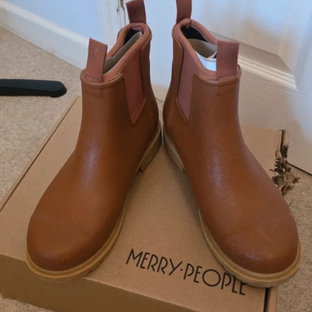 Merry People Women's Brown Ankle Boots - Picture 2 of 5